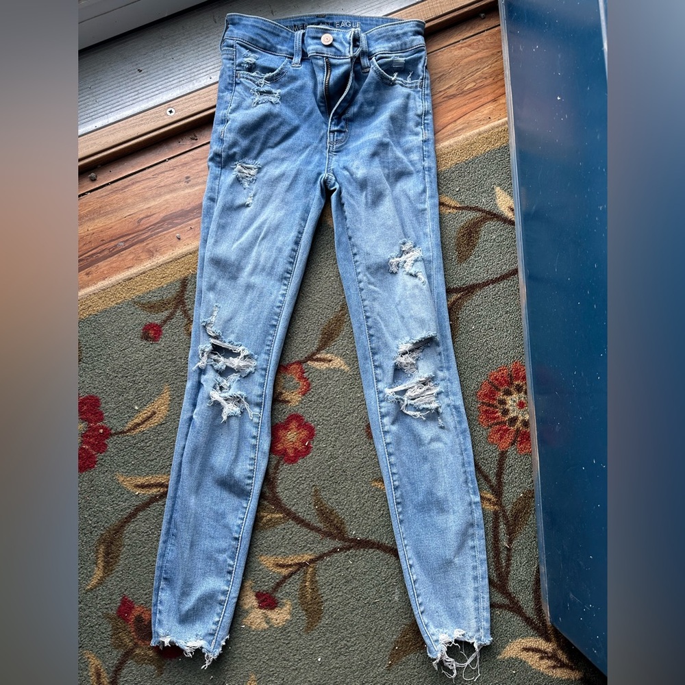American Eagle Outfitters Light Blue Distressed Skinny Jeans